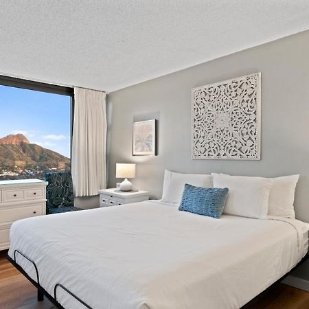 Waikiki Banyan Suites W Free Parking Гонолулу Екстер'єр фото