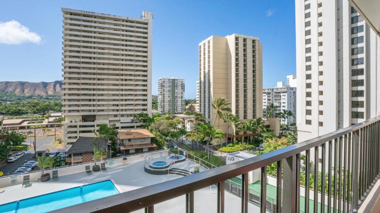 Waikiki Banyan Suites W Free Parking Гонолулу Екстер'єр фото