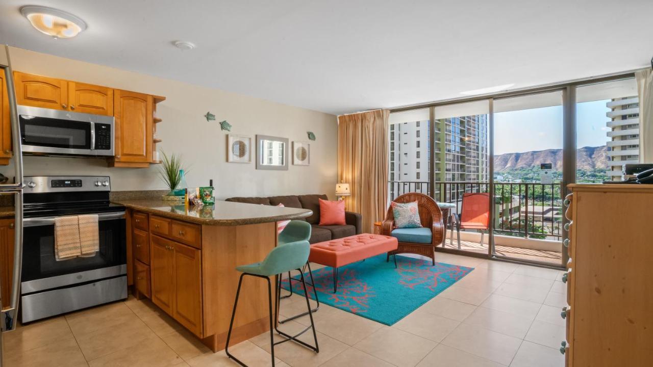 Waikiki Banyan Suites W Free Parking Гонолулу Екстер'єр фото