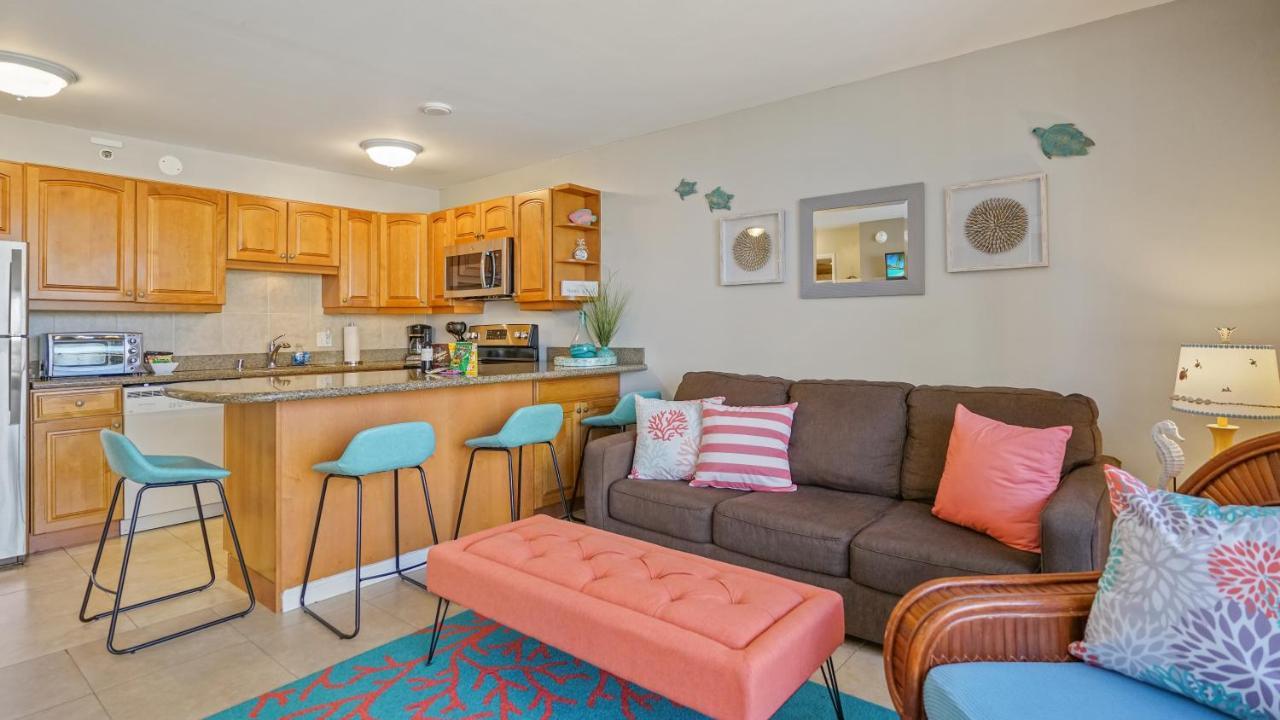 Waikiki Banyan Suites W Free Parking Гонолулу Екстер'єр фото