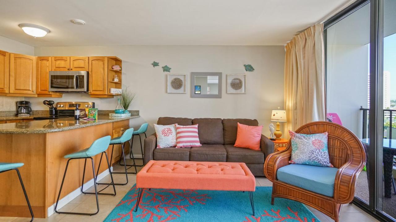 Waikiki Banyan Suites W Free Parking Гонолулу Екстер'єр фото