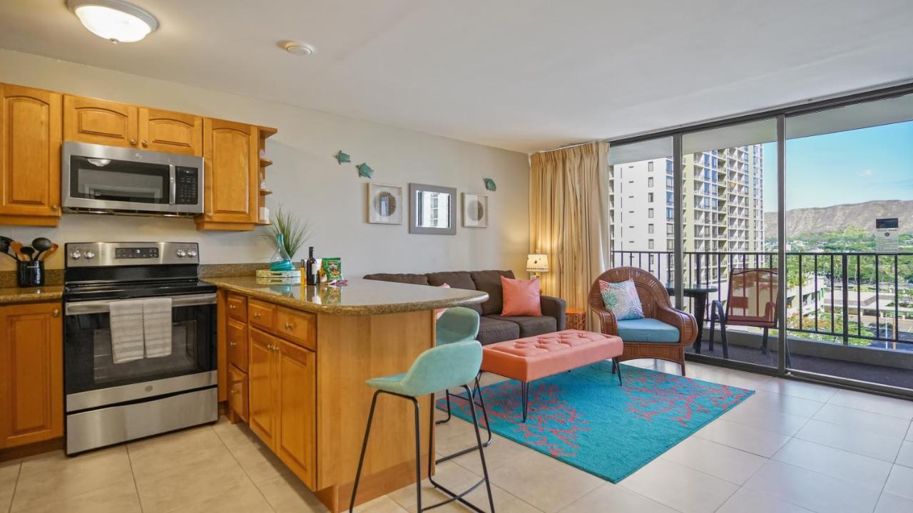 Waikiki Banyan Suites W Free Parking Гонолулу Екстер'єр фото