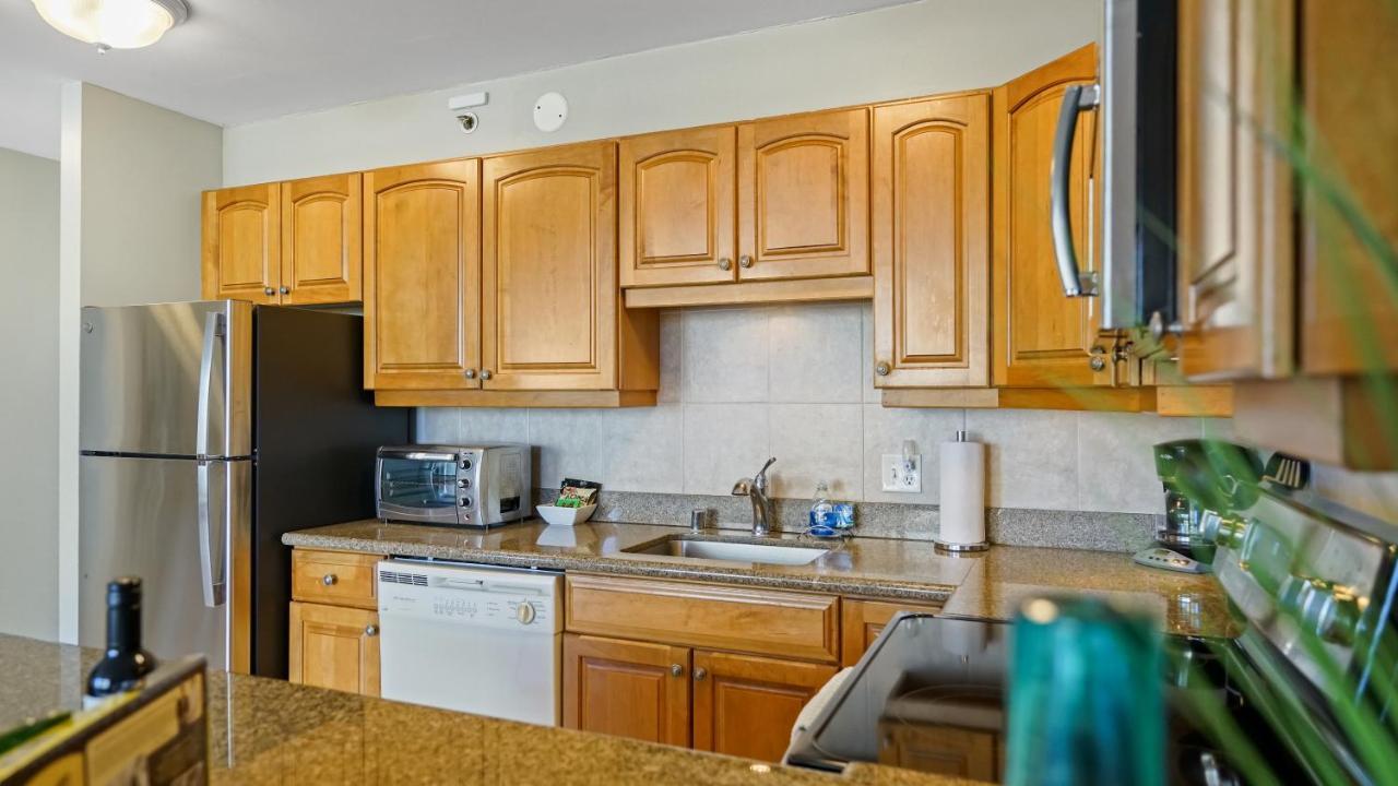 Waikiki Banyan Suites W Free Parking Гонолулу Екстер'єр фото
