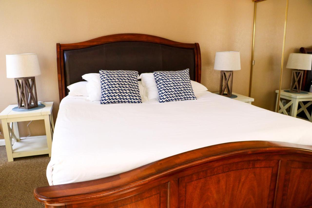 Waikiki Banyan Suites W Free Parking Гонолулу Екстер'єр фото