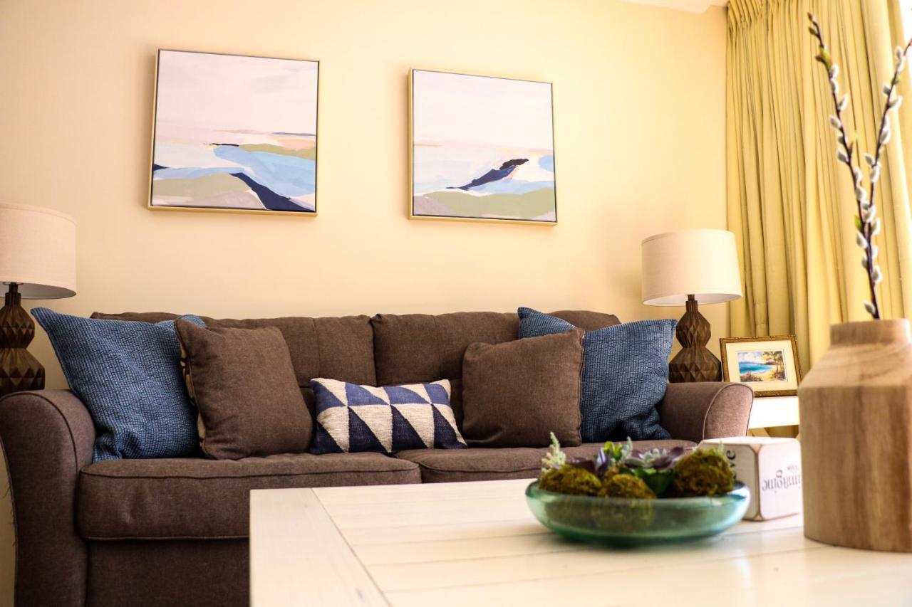 Waikiki Banyan Suites W Free Parking Гонолулу Екстер'єр фото