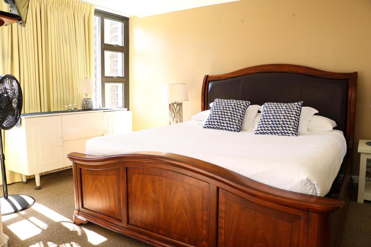 Waikiki Banyan Suites W Free Parking Гонолулу Екстер'єр фото