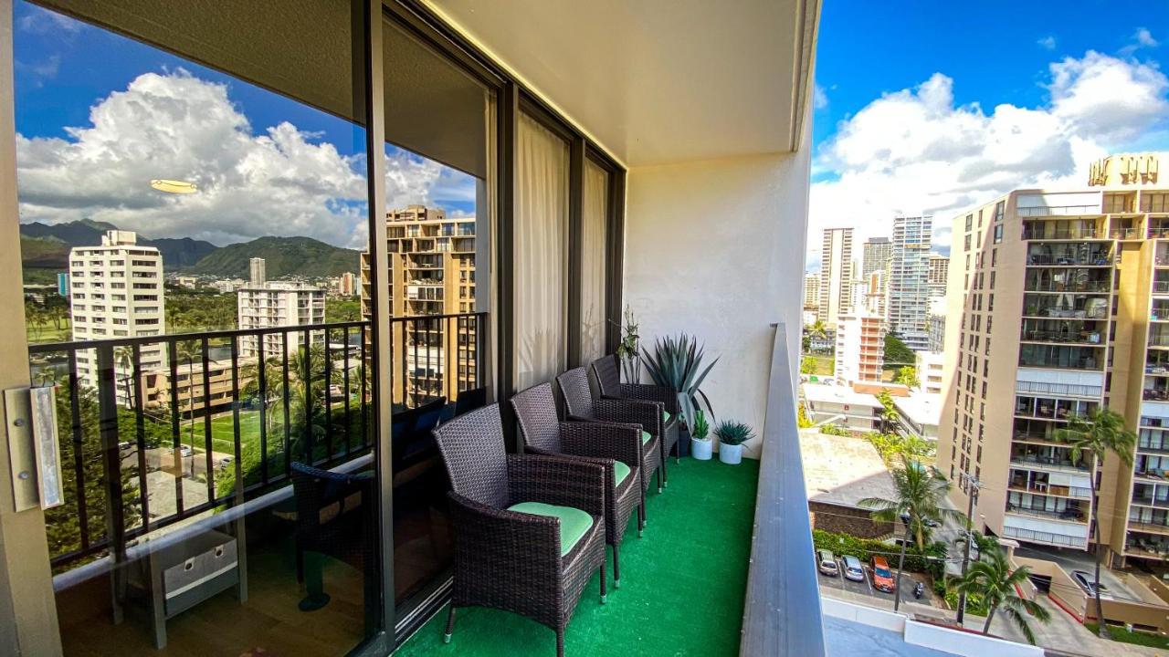 Waikiki Banyan Suites W Free Parking Гонолулу Екстер'єр фото