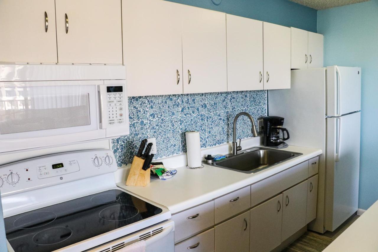 Waikiki Banyan Suites W Free Parking Гонолулу Екстер'єр фото