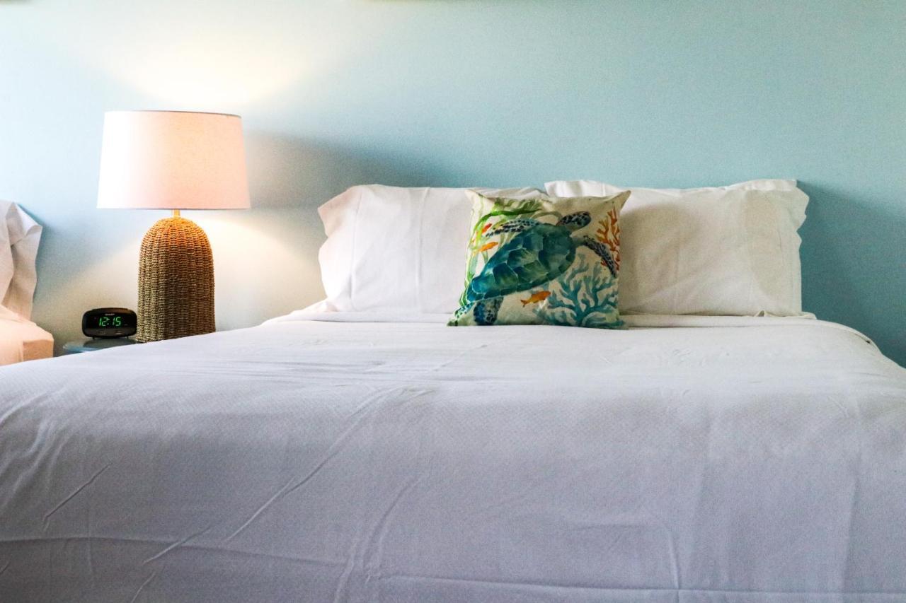 Waikiki Banyan Suites W Free Parking Гонолулу Екстер'єр фото
