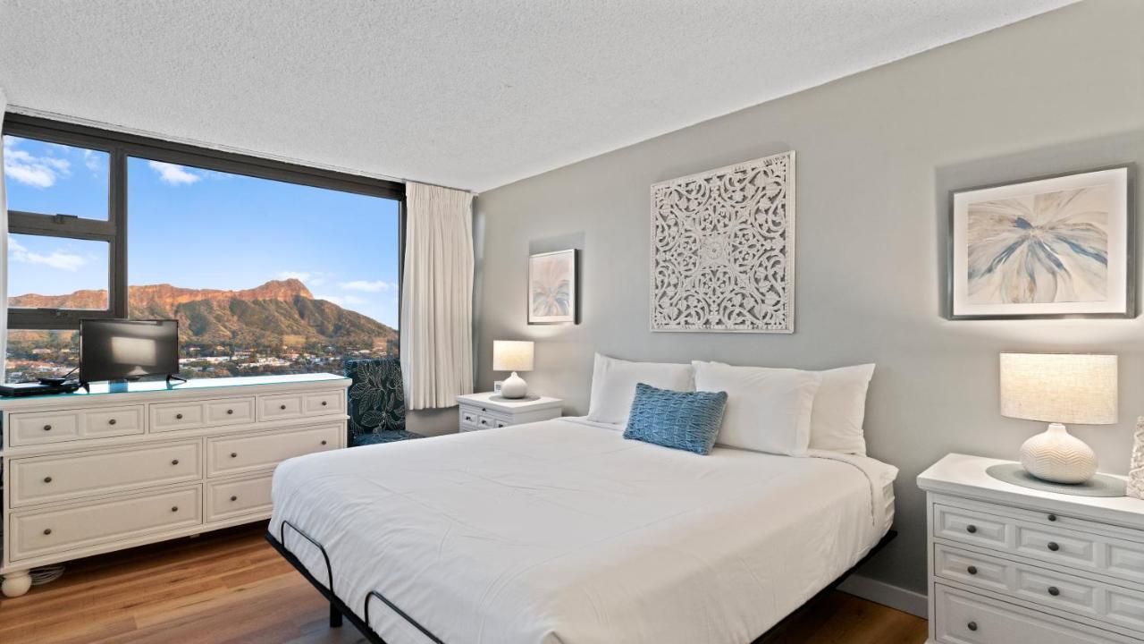 Waikiki Banyan Suites W Free Parking Гонолулу Екстер'єр фото