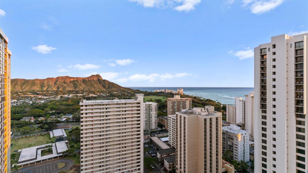 Waikiki Banyan Suites W Free Parking Гонолулу Екстер'єр фото