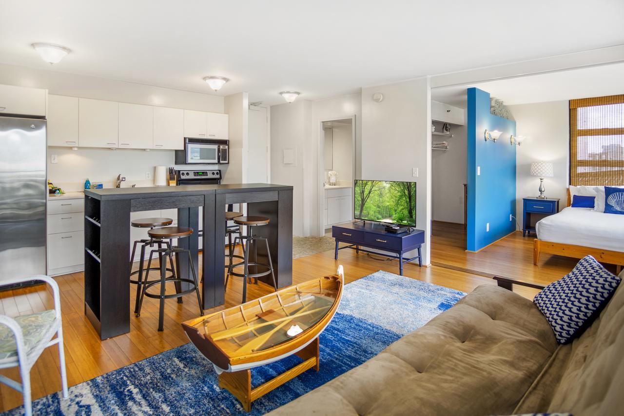 Waikiki Banyan Suites W Free Parking Гонолулу Екстер'єр фото