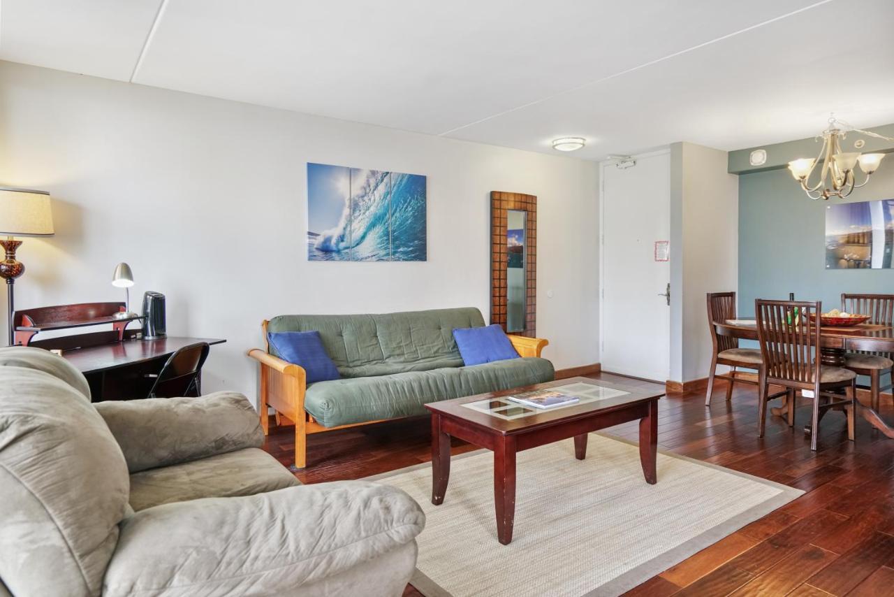 Waikiki Banyan Suites W Free Parking Гонолулу Екстер'єр фото